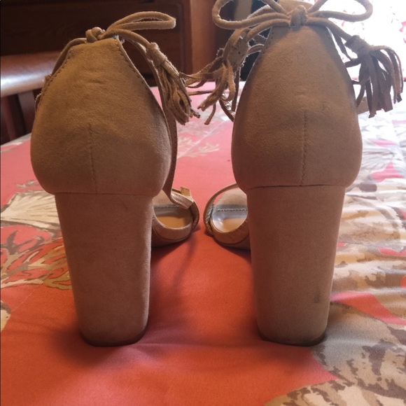 Tan block heels - Picture 4 of 5